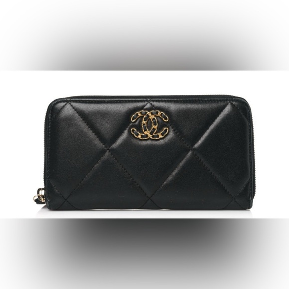 CHANEL 
Lambskin Quilted 19 Long Zipped Around Wallet Black NWT AND RECEIVES - Picture 1 of 7
